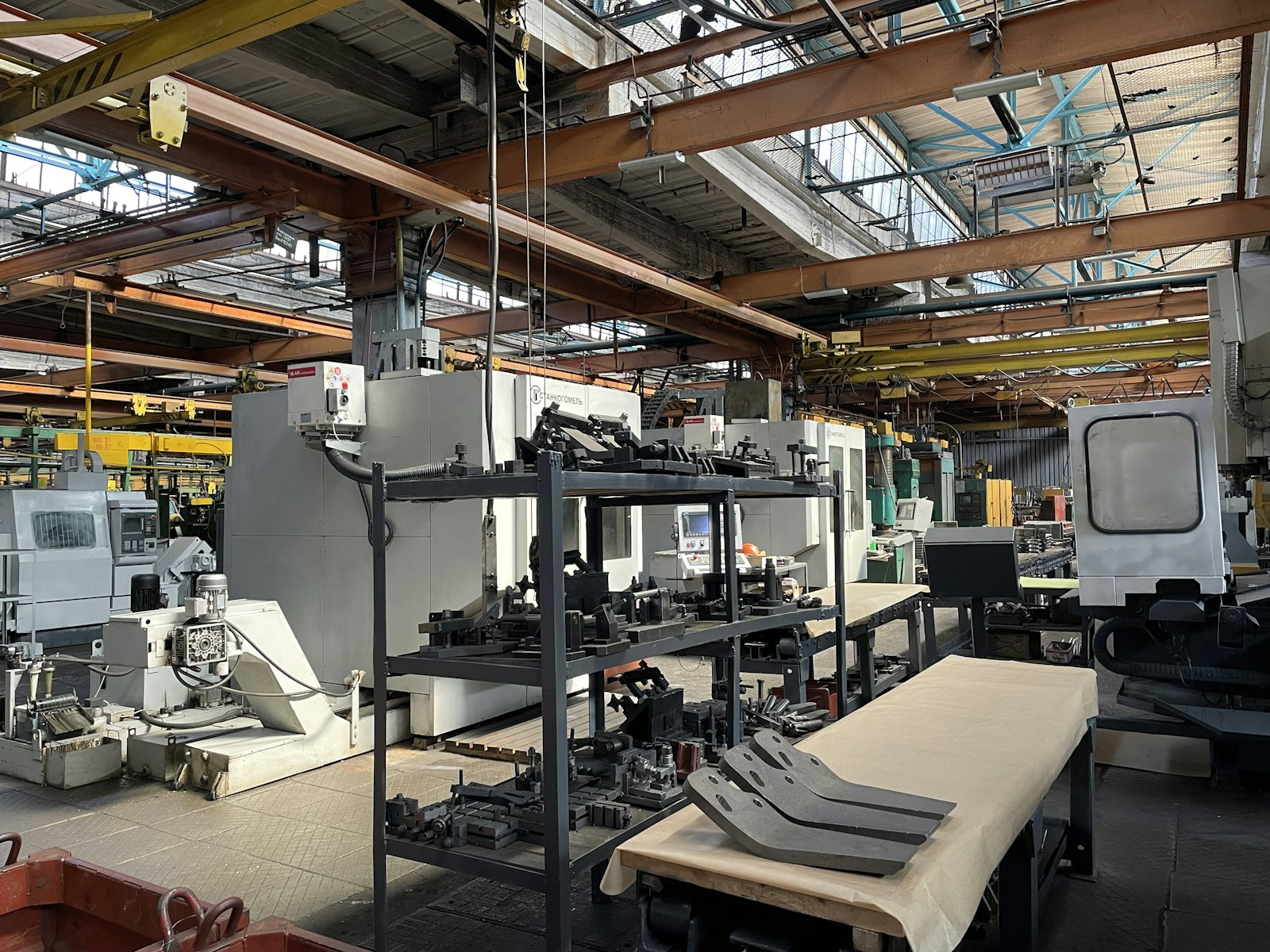 Advanced precast concrete manufacturing equipment